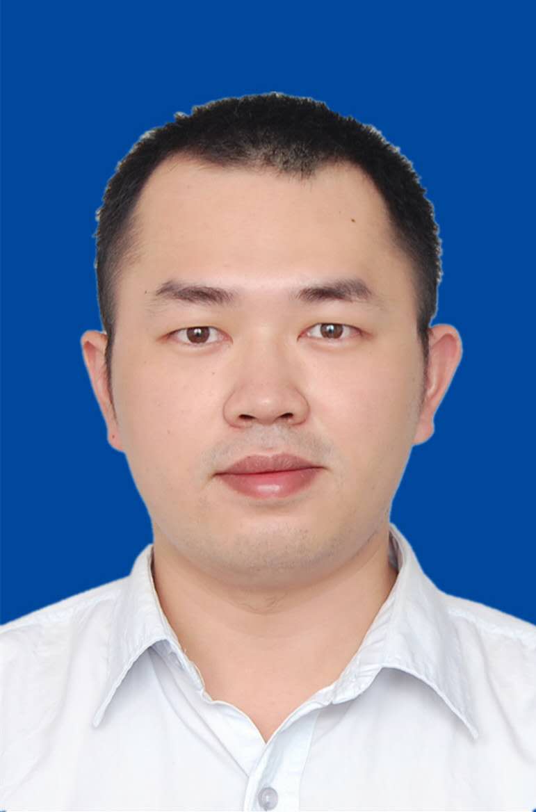 莫律